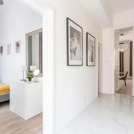 Exclusive Downtown Apartment In The Heart Of Budapest Exterior photo